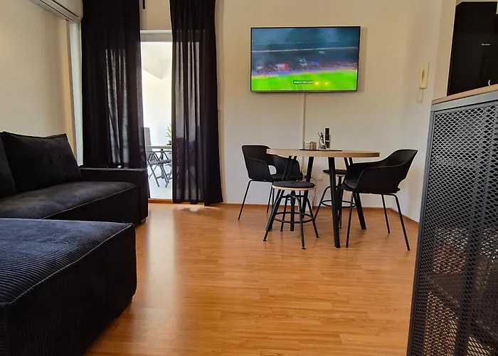 Tia, Novi Vinodolski